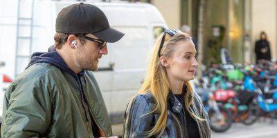 Sophie Turner & New Boyfriend Peregrine Pearson Spotted Out Together in Paris - www.justjared.com - Britain - Paris