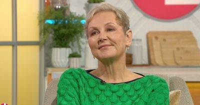Coronation Street star Sue Cleaver sports 'smashing' new look after sharing real reason for weight loss - www.manchestereveningnews.co.uk - Britain - Manchester - Ireland