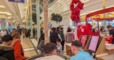 Huge queues for Trafford Centre's newest addition - www.manchestereveningnews.co.uk - Manchester - county Oxford