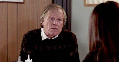 Real life of Coronation Street's Roy Cropper actor David Neilson - rival role, exotic home, rarely seen wife and soap 'exit' - www.manchestereveningnews.co.uk