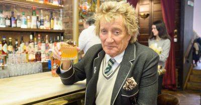 Sir Rod Stewart enjoys a tipple in Glasgow bar ahead of crunch Celtic game - www.dailyrecord.co.uk - Scotland - Beyond