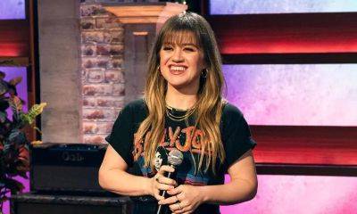 Kelly Clarkson shares new images that show off her weight loss progress - us.hola.com - New York