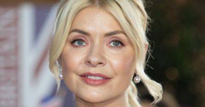 Holly Willoughby 'to be protected by ex-military' on set of new Netflix show - www.ok.co.uk - USA - Costa Rica
