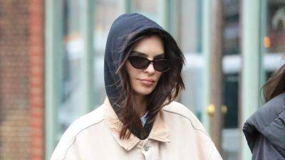 Emily Ratajkowski Already Has the Sneaker of the Summer in Two Colors - www.glamour.com