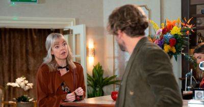 Coronation Street fans ask 'are they' as they work out upcoming Toyah affair storyline - www.manchestereveningnews.co.uk