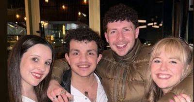 Coronation Street's Alex Bain shares 'late' message as he's seen celebrating exit with gifts from soap legends - www.manchestereveningnews.co.uk