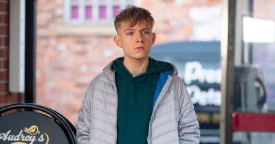 Coronation Street key scene confirms Max is involved with Lauren Bolton's disappearance - www.ok.co.uk - Beyond
