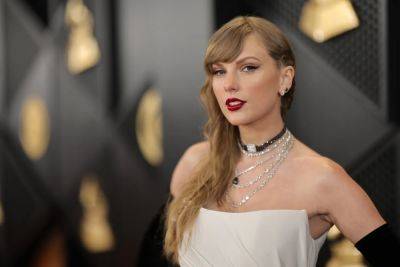 Taylor Swift Does It Again, Tops Billboard 200 Album Chart With New Record - deadline.com