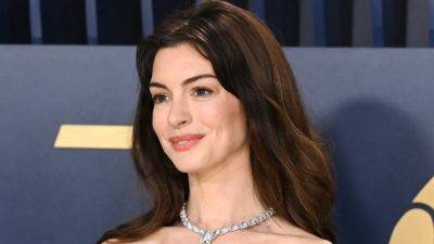 Anne Hathaway Is Reviving Her Iconic Pre-Makeover Princess Diaries Hair - www.glamour.com