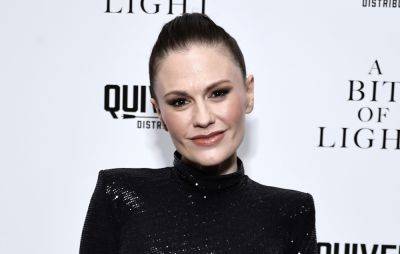 Anna Paquin battles health issues to walk red carpet with cane - www.nme.com - New Zealand