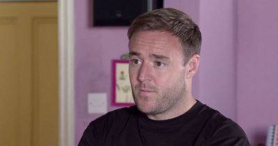Coronation Street's Alan Halsall says 'I think about you' as he's seen kissing co-star - www.manchestereveningnews.co.uk