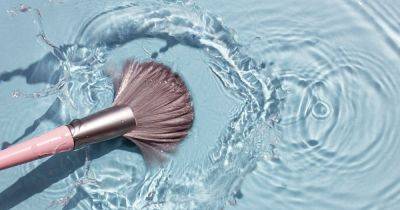 This ‘easy to use’ £16 makeup brush cleaner leaves your brushes looking ‘good as new’ - www.ok.co.uk