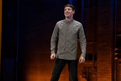 Alex Edelman Talks Wrapping Six-Year Journey With ‘Just For Us,’ Jonathan Glazer’s Polarizing Oscars Speech & Embodying Empathy The World Needs - deadline.com - Los Angeles - county Queens - Boston