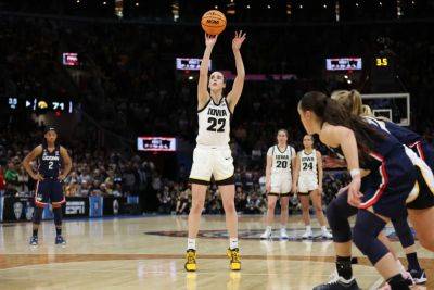 Iowa-UConn NCAA Women’s Basketball Semifinals Sets Viewing Record - deadline.com - South Carolina - state Iowa - North Carolina
