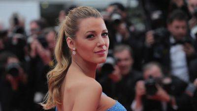 Spotted: Blake Lively Wearing Instagram’s Favorite Swimsuit - www.glamour.com - Italy