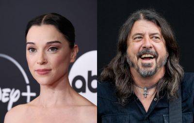 St. Vincent on working with Dave Grohl: “It just lights you up to hear him play” - www.nme.com