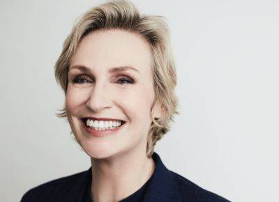 ‘Only Murders In The Building’ Hasn’t Written Off Jane Lynch Quite Yet - deadline.com - county Levy