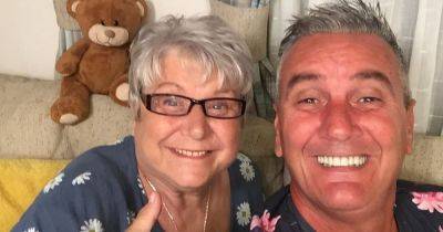 Gogglebox's Lee pulls hilarious hair prank on Jenny - and fans are in hysterics - www.ok.co.uk