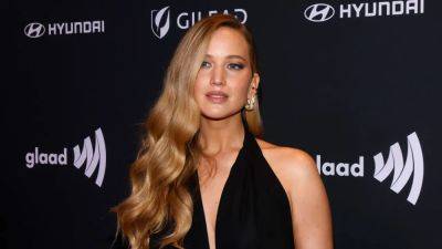 Jennifer Lawrence Is Giving Us Leg for Days in This Dress - www.glamour.com - New York