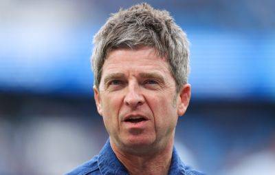 Watch Noel Gallagher refuse to do the Poznan in sea of celebrating Man City fans - www.nme.com