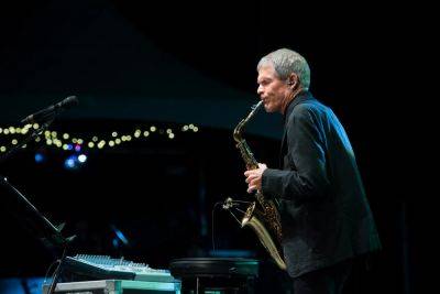 David Sanborn Dies: Grammy-Winning Jazz Saxophonist, Film Composer & ‘SNL’ Bandmember Was 78 - deadline.com - USA - county Young
