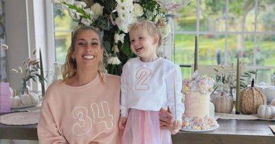 Stacey Solomon says 'that's right' as fans spot same detail in Joe Swash's picture of 'mini me' daughter - www.manchestereveningnews.co.uk