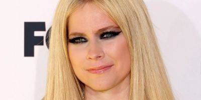 Avril Lavigne Addresses Conspiracy Theory That She Was Replaced With a Body Double Named Melissa - www.justjared.com