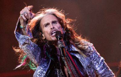 Watch Steven Tyler’s first live performance since damaging vocal cords last year - www.nme.com - London - USA - New York - county Rock - county Buffalo