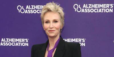 Jane Lynch Talks Returning to Her 'Glee' Character, What the Young Cast was Like on Set & More - www.justjared.com