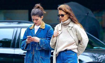 Katie Holmes and Suri Cruise join latest fashion trend in New York City outing - us.hola.com - USA - New York