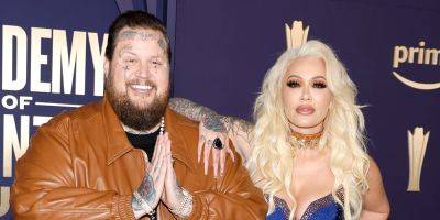 Jelly Roll Attends ACM Awards 2024 With Wife Bunnie Xo After Completing First 5K - www.justjared.com - Texas