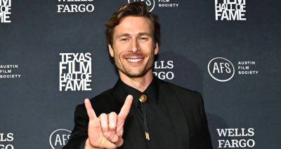 Glen Powell Looks Sharp in Bolo Tie as He's Honored at A Toast To Texas Film Event! - www.justjared.com - Texas - county Hall - county Sharp