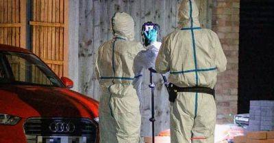 Ellesmere Port murder probe launched after man stabbed 'several times' on street - www.manchestereveningnews.co.uk