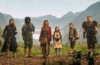 ‘Time Bandits’ First Look: Lisa Kudrow Stars In New Sci-Fi Comedy From Taika Waitit & Jemaine Clement - theplaylist.net