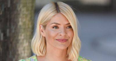 Holly Willoughby faces off against Cat Deeley at awards show in battle of the This Morning stars - www.ok.co.uk