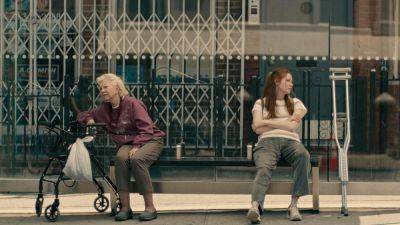 ‘Late Bloomers’ Trailer: Karen Gillan Breaks Her Hip & Makes A Friend In Lisa Steen’s Comedy - theplaylist.net