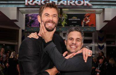 Marvel Stars Chris Hemsworth & Mark Ruffalo to Reunite in 'Crime 101' Movie - www.justjared.com - New York - Colombia