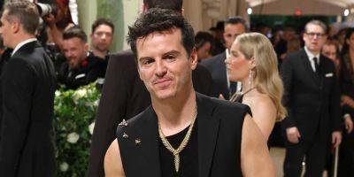 Andrew Scott Addresses Group Chat Name Rumored to Have Inspired Taylor Swift's 'The Tortured Poets Department,' His Sexuality & Losing His Mother - www.justjared.com