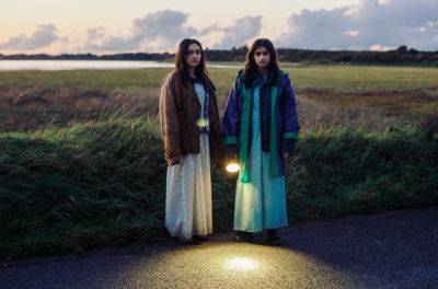 ‘September Says’ Review: Oddball Teenage Sisters Bonded By Bullying In Ariane Labed’s Directing Debut – Cannes Film Festival - deadline.com - Ireland - India - Greece