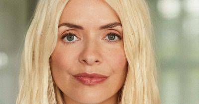 Get Holly Willoughby's favourite make-up essentials in a new £55 Beauty Pie bundle - www.ok.co.uk