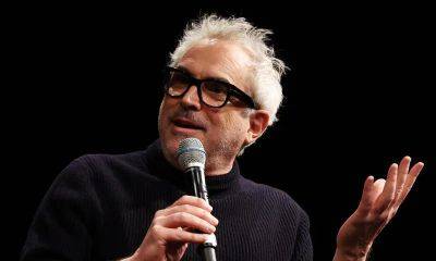 Alfonso Cuarón reflects on his unlikely role as director of the third Harry Potter film - us.hola.com - Spain