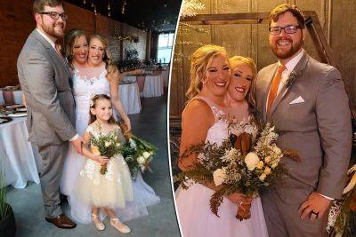 Conjoined twins Abby and Brittany Hensel share never-before-seen wedding photos - nypost.com - USA
