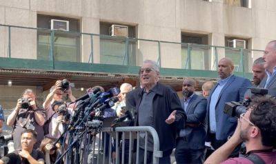 Robert De Niro Makes Surprise Biden Campaign Appearance Outside New York Hush Money Trial To Warn Of “Tyrant” Donald Trump (Watch) - deadline.com - New York