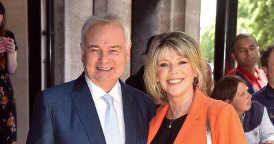 Eamonn Holmes addresses Ruth Langsford split on GB News as he dons ring - www.dailyrecord.co.uk
