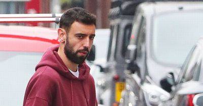Bruno Fernandes spotted wearing protective cast amid further Manchester United injury worry - www.manchestereveningnews.co.uk - Manchester - city Coventry