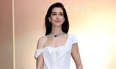 Anne Hathaway's Viral Gap Dress Goes On Sale for $158 - www.justjared.com - Italy