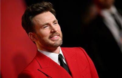 Chris Evans criticised after clarifying “misinformation” about “bomb” photo - www.nme.com - Israel - Palestine