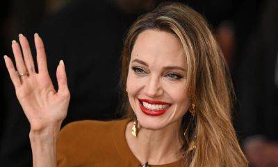 Angelina Jolie and her daughter Vivienne embrace the theater world with their latest outing - us.hola.com - New York - Los Angeles - New York - county San Diego