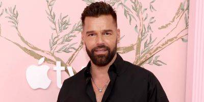 Ricky Martin Goes Shirtless in Nearly Nude Bathroom Thirst Trap While Enjoying Alone Time (Watch!) - www.justjared.com