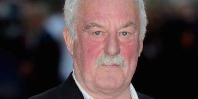 Bernard Hill, 'Titanic' & 'Lord of the Rings' Actor, Dies at 79 - www.justjared.com - Smith - county Hughes